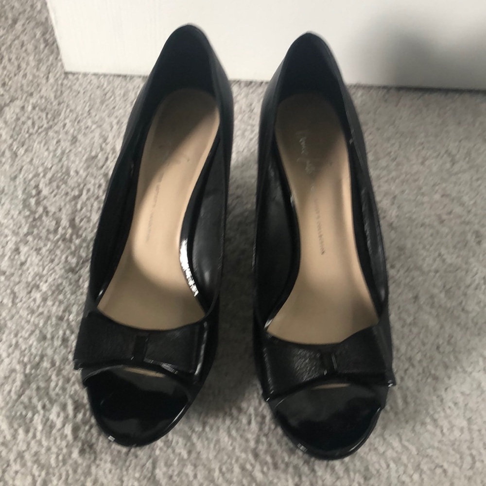 *Super Cute* Black Open Toe Wedge sandals w/ BOWS